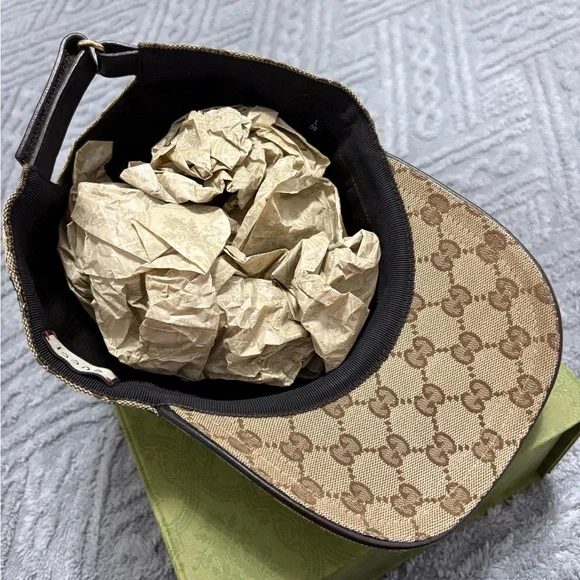 Gucci Tan Monogram Cap with Green and Red Stripe - Picture 4 of 7